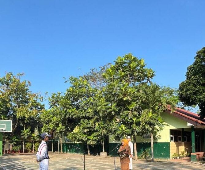 SMP Negeri 1 Pakis Gelar Upacara Peringatan Hari pancasila